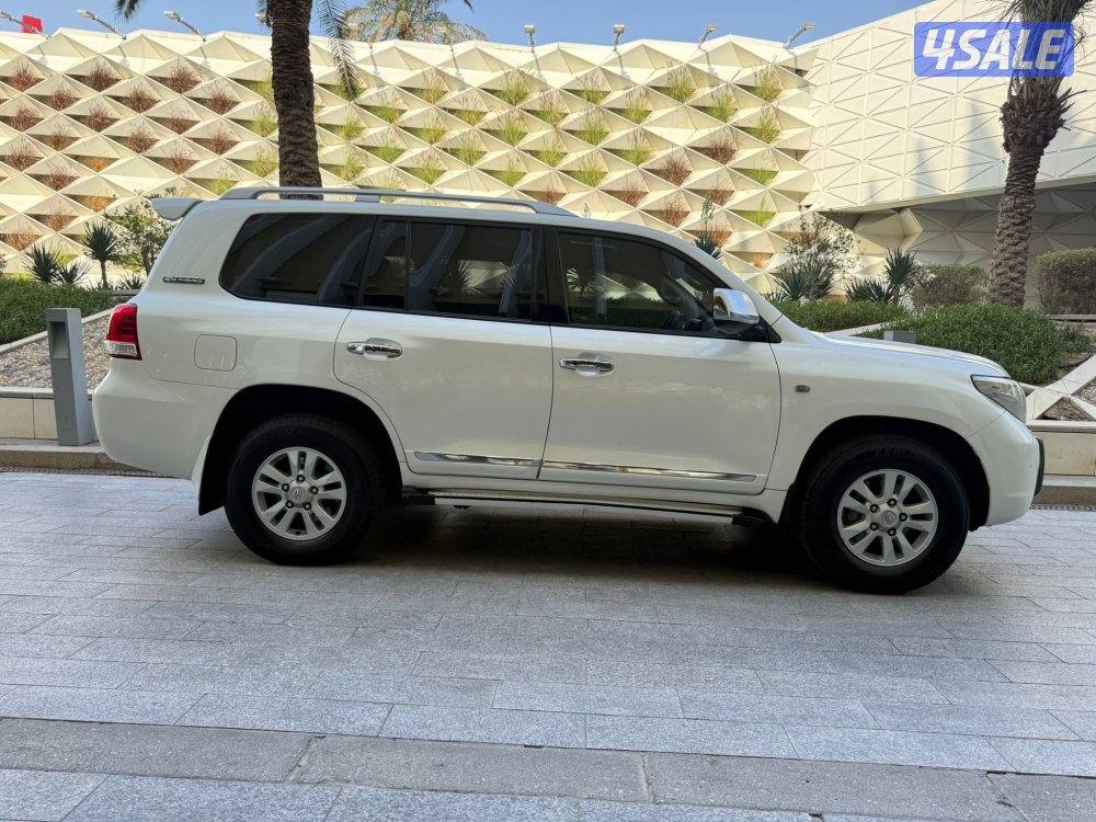 الساير 8 سلندر بحاله نظيفه جدا6