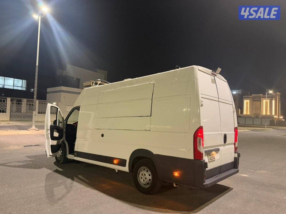 للبيع سياره بيجو4