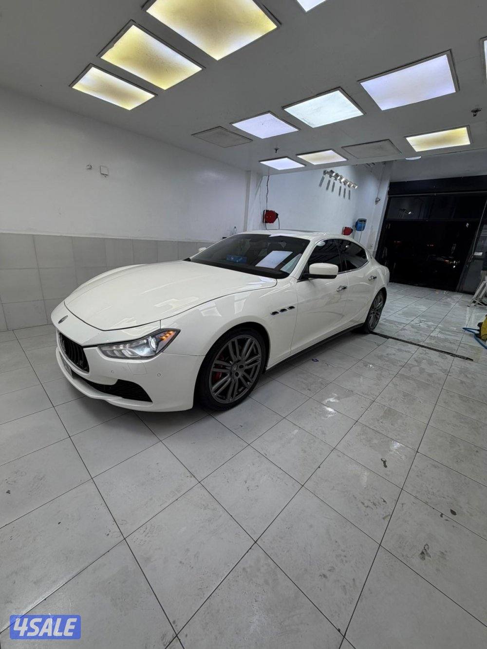 مازيراتي جيبلي 2015 بحالة. فوق الممتازة0