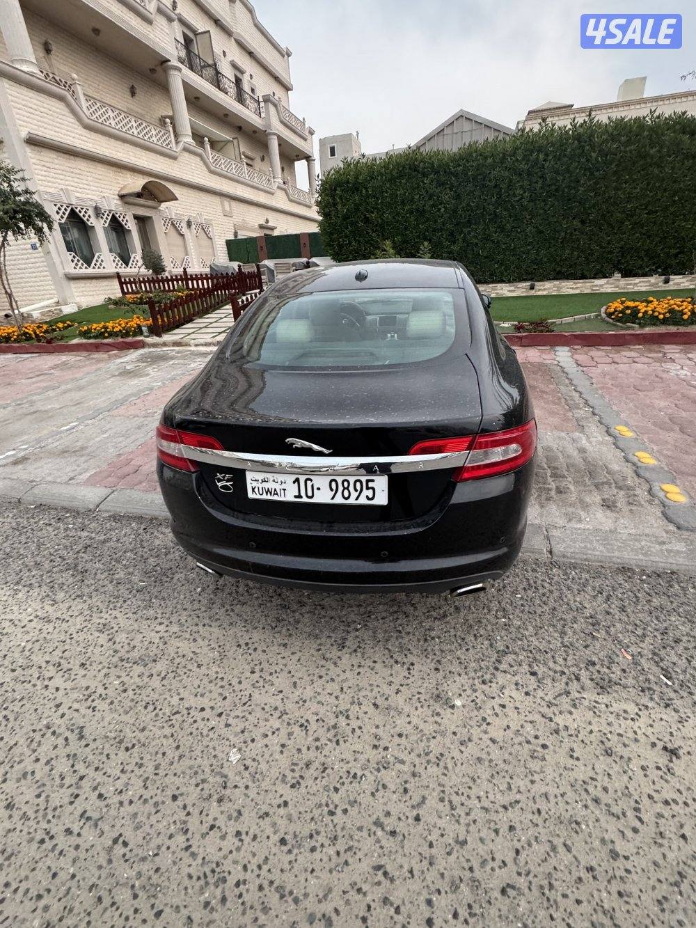 جاكوار موديل ٢٠١٠ بحالة الوكالة وصيانات توكيل ممشي ٨٤ الف كيلو1