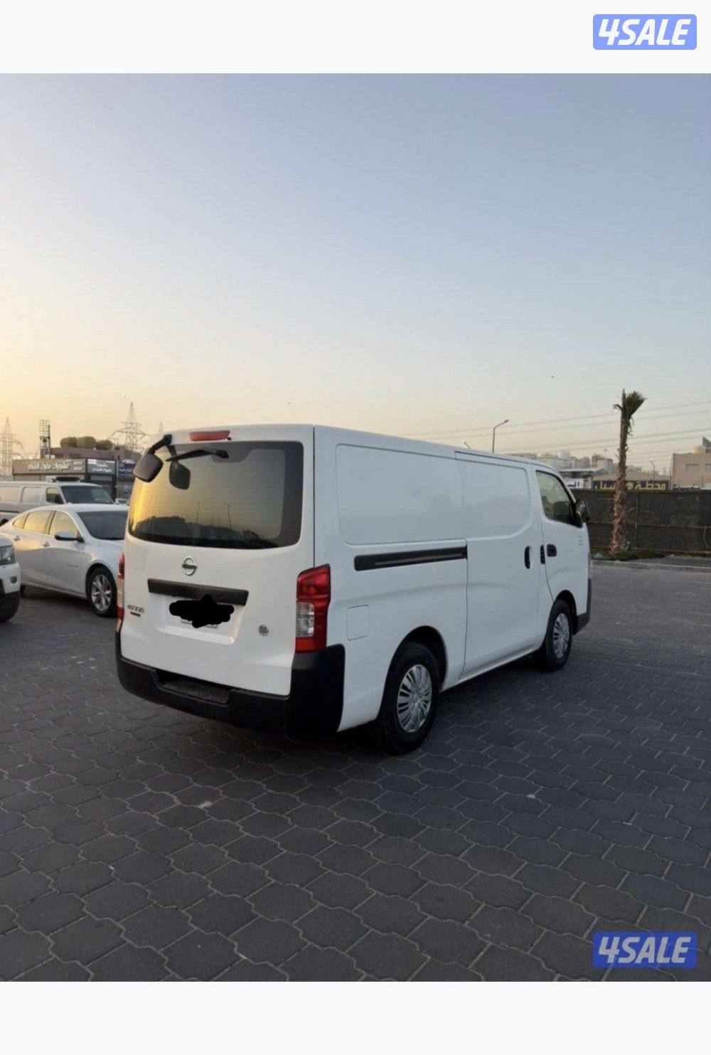 للبيع باص نيسان قير تماتيك 20205