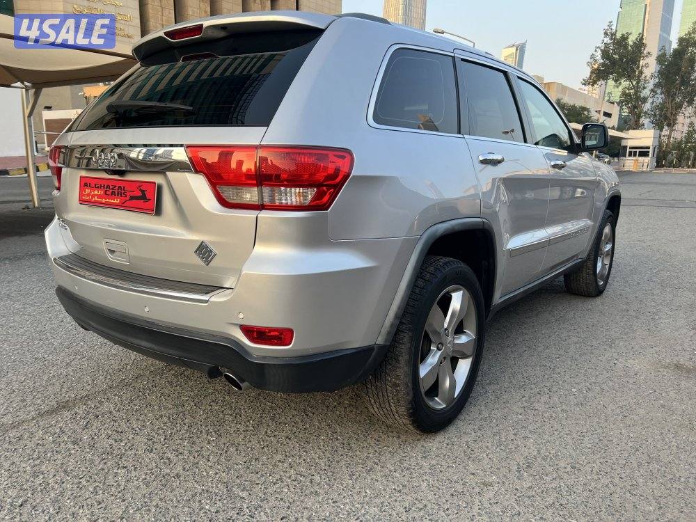 جراند شروكي / 2011 / 217 Km3