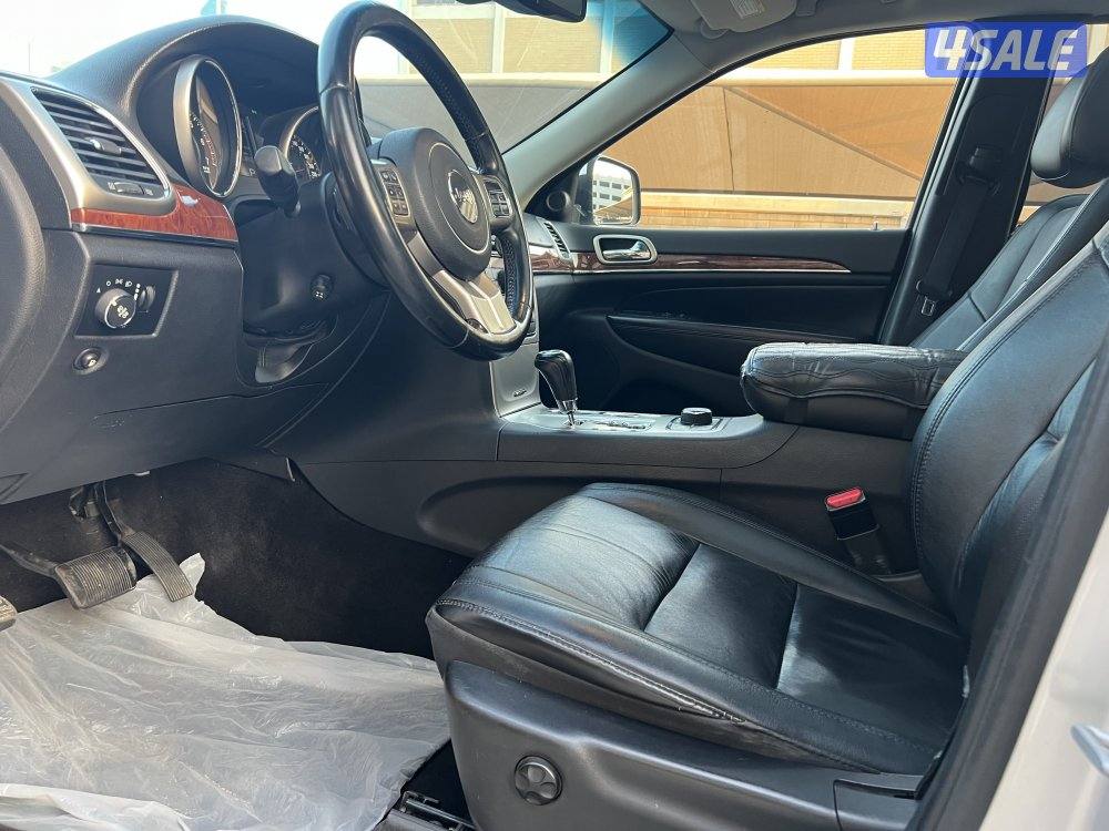 جراند شروكي / 2011 / 217 Km6