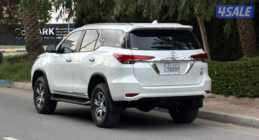 للبيع فورتنر 2023 عداد33الف1