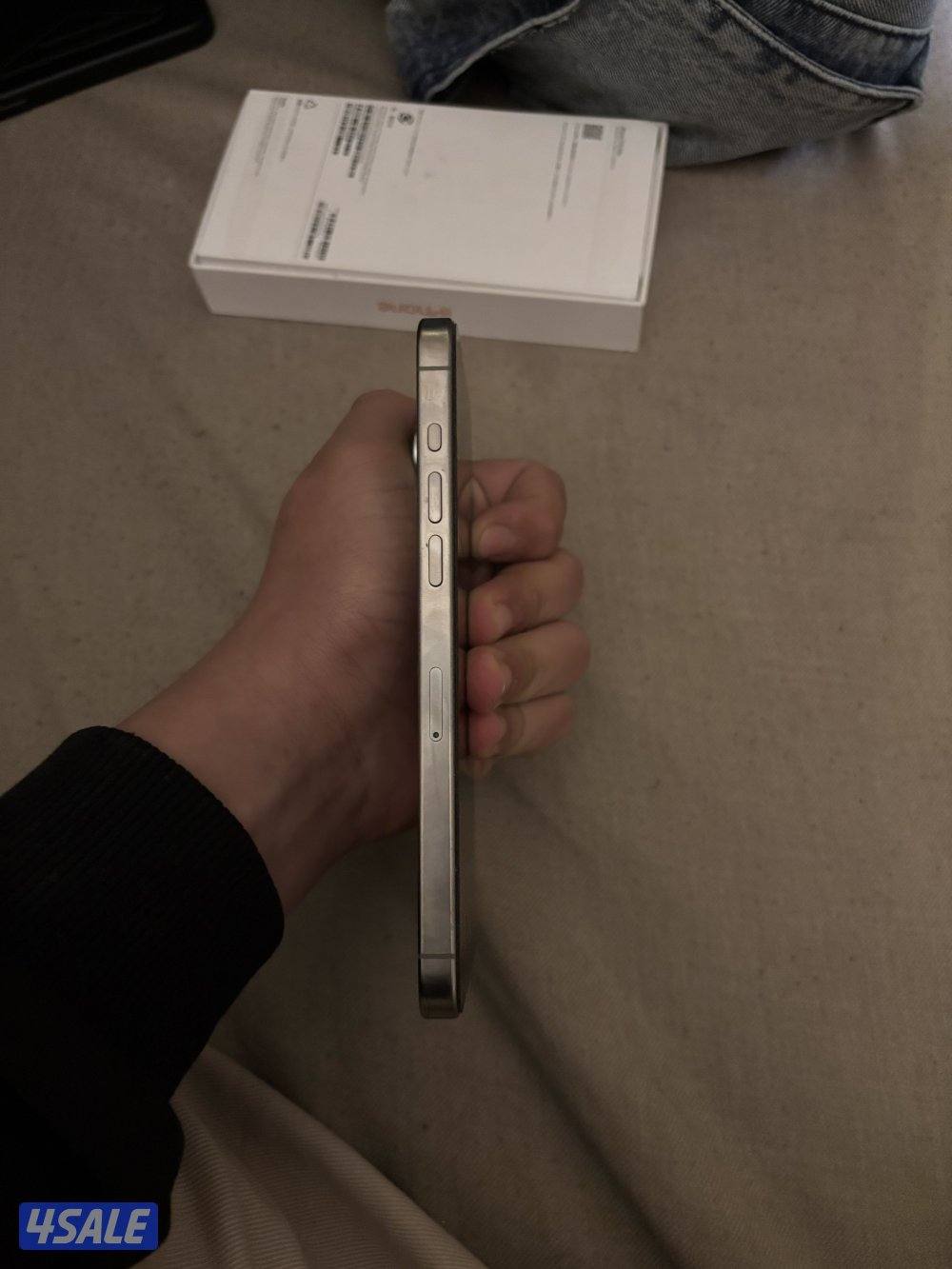 للبيع ايفون ١٥ برو ماكس1