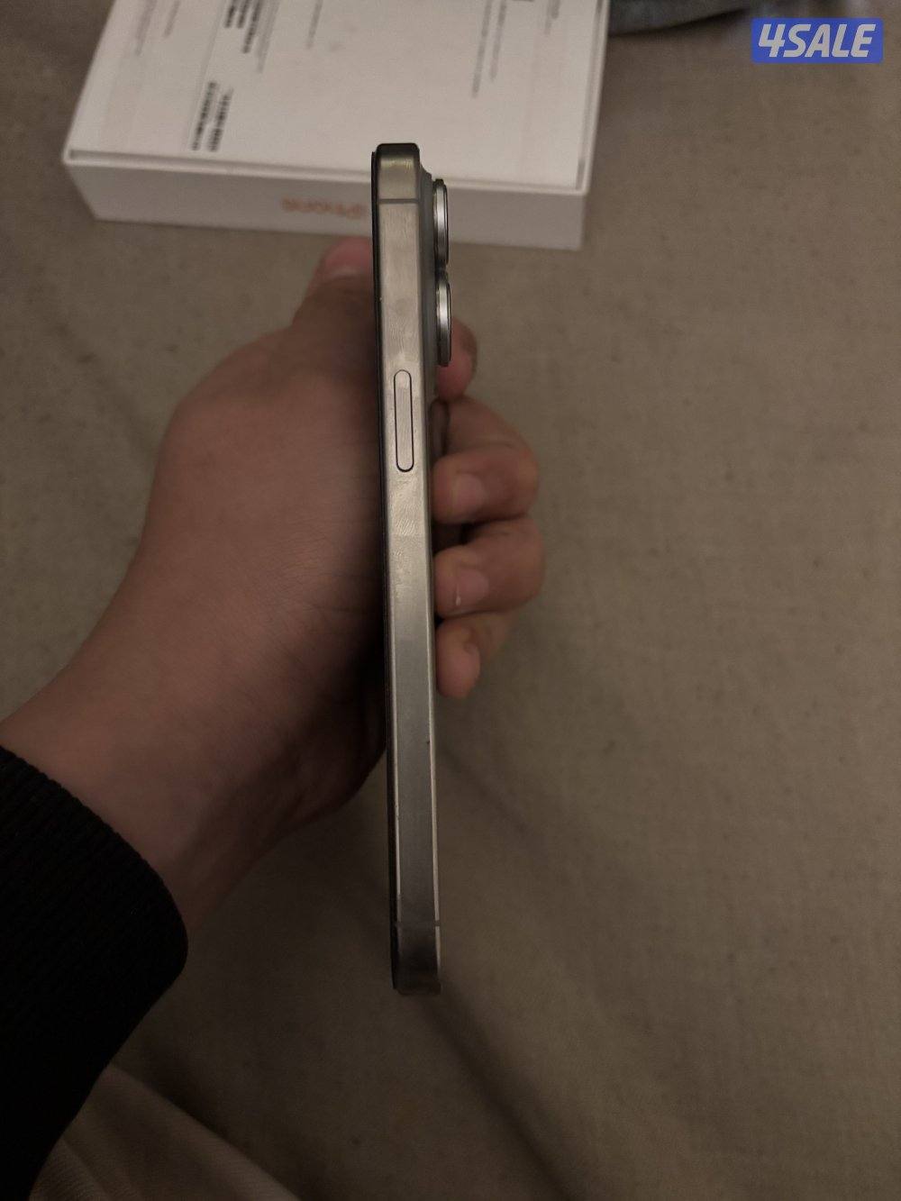 للبيع ايفون ١٥ برو ماكس5