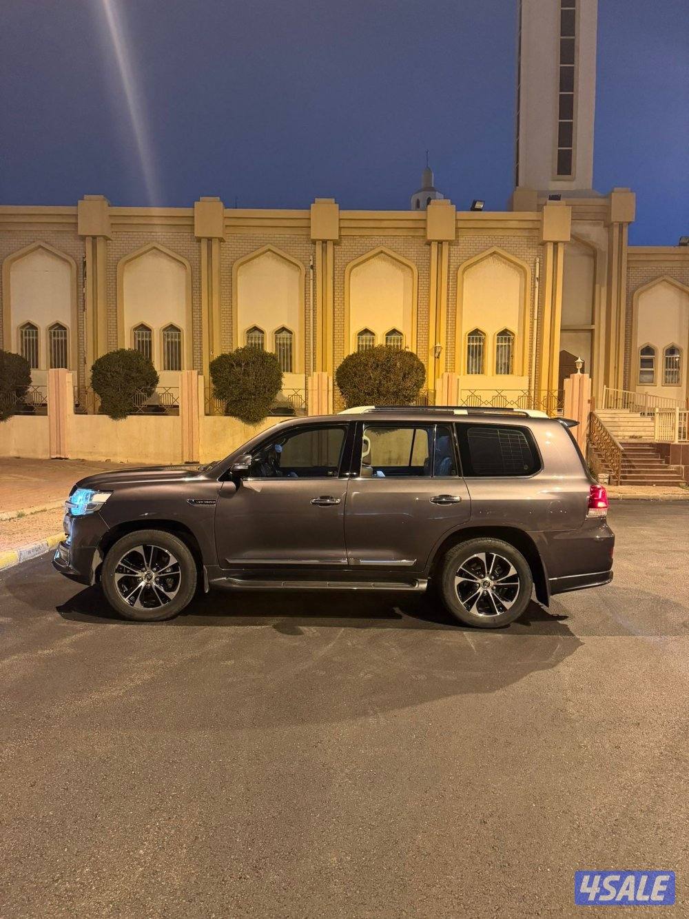 للبيع لاندكروزر vxr4