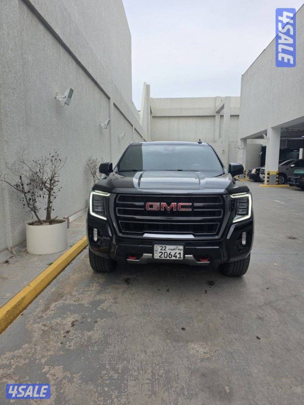 جي إم سي يوكن اعلى فئه AT4 GMC 2023  كامل المواصفات صبغ الوكاله اسود0