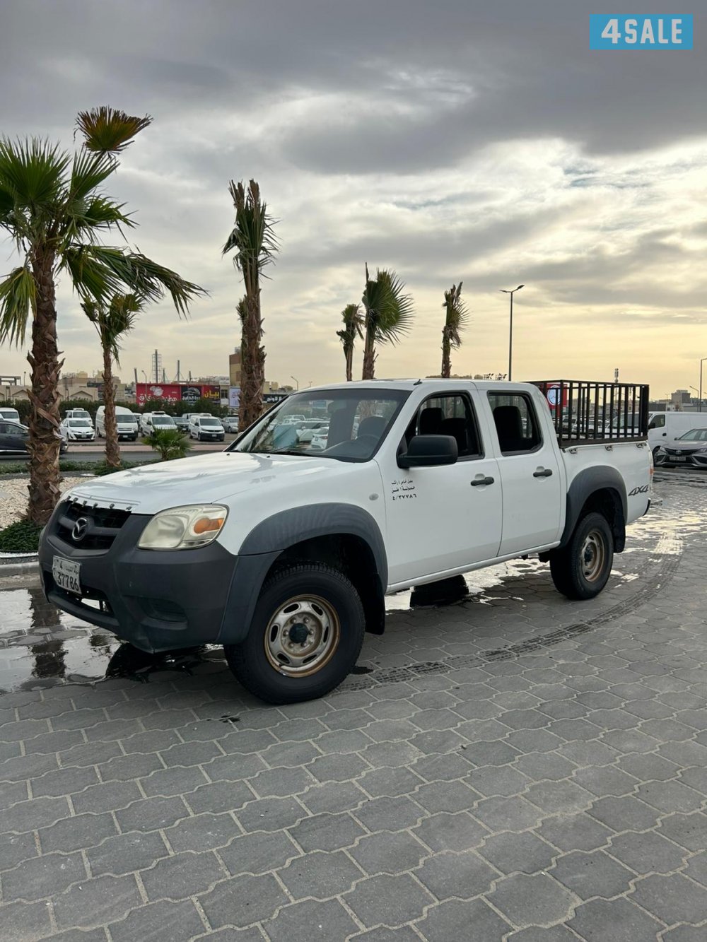 للبيع وانيت مازدا 20100