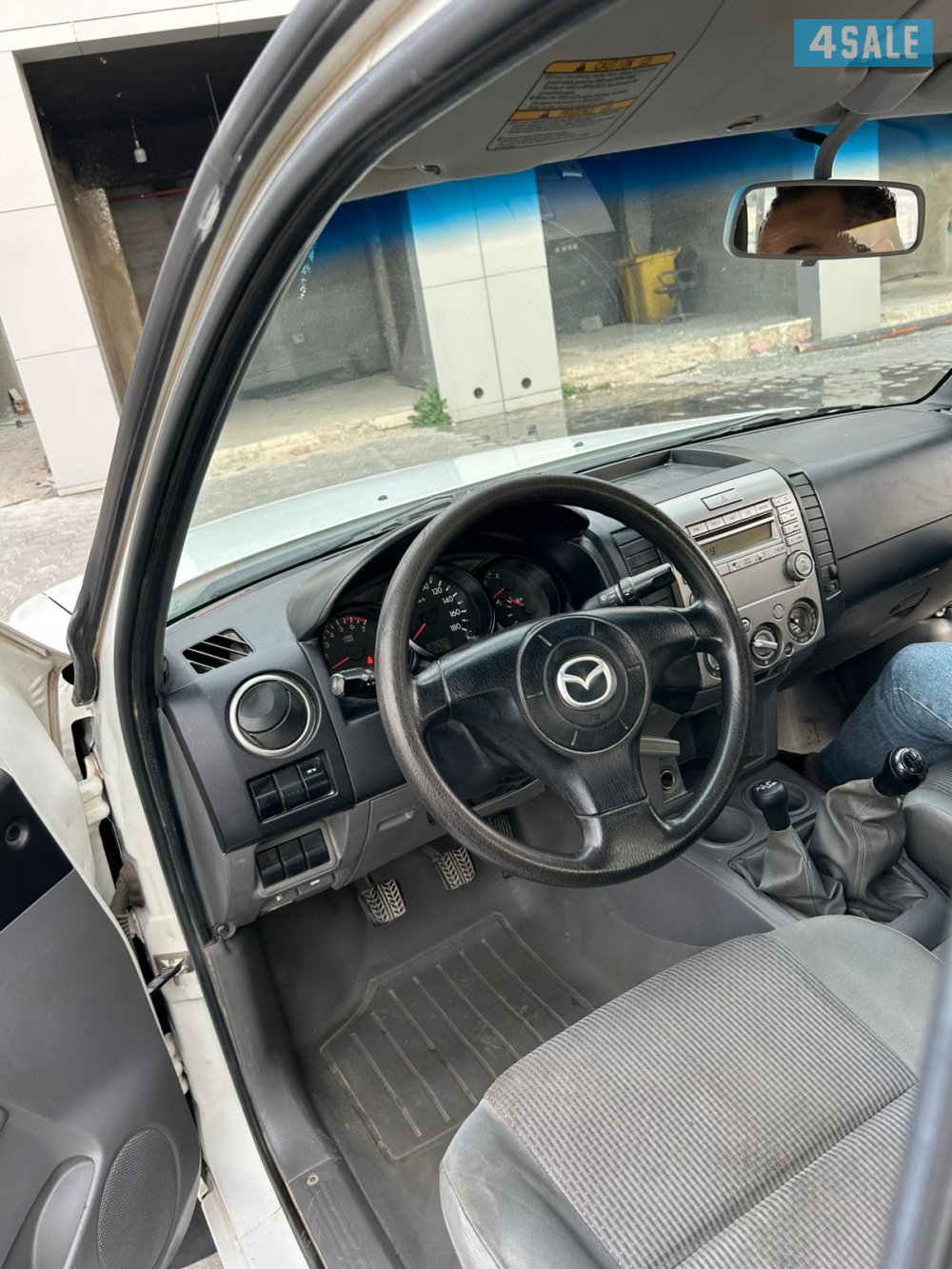 للبيع وانيت مازدا 20105