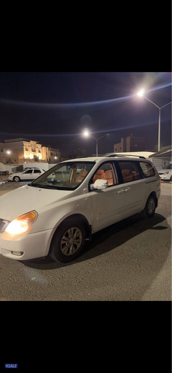 كيا كارنفال مديل 2012 ماشي 335 شرط الفحص قير مكينه شاصي1