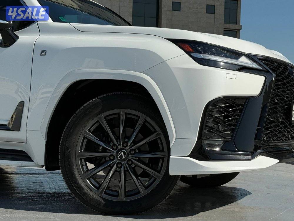 لكزسLX600 F SPORT موديل2024 عداد16الف وارد الساير تحت الكفاله +الصيانه5