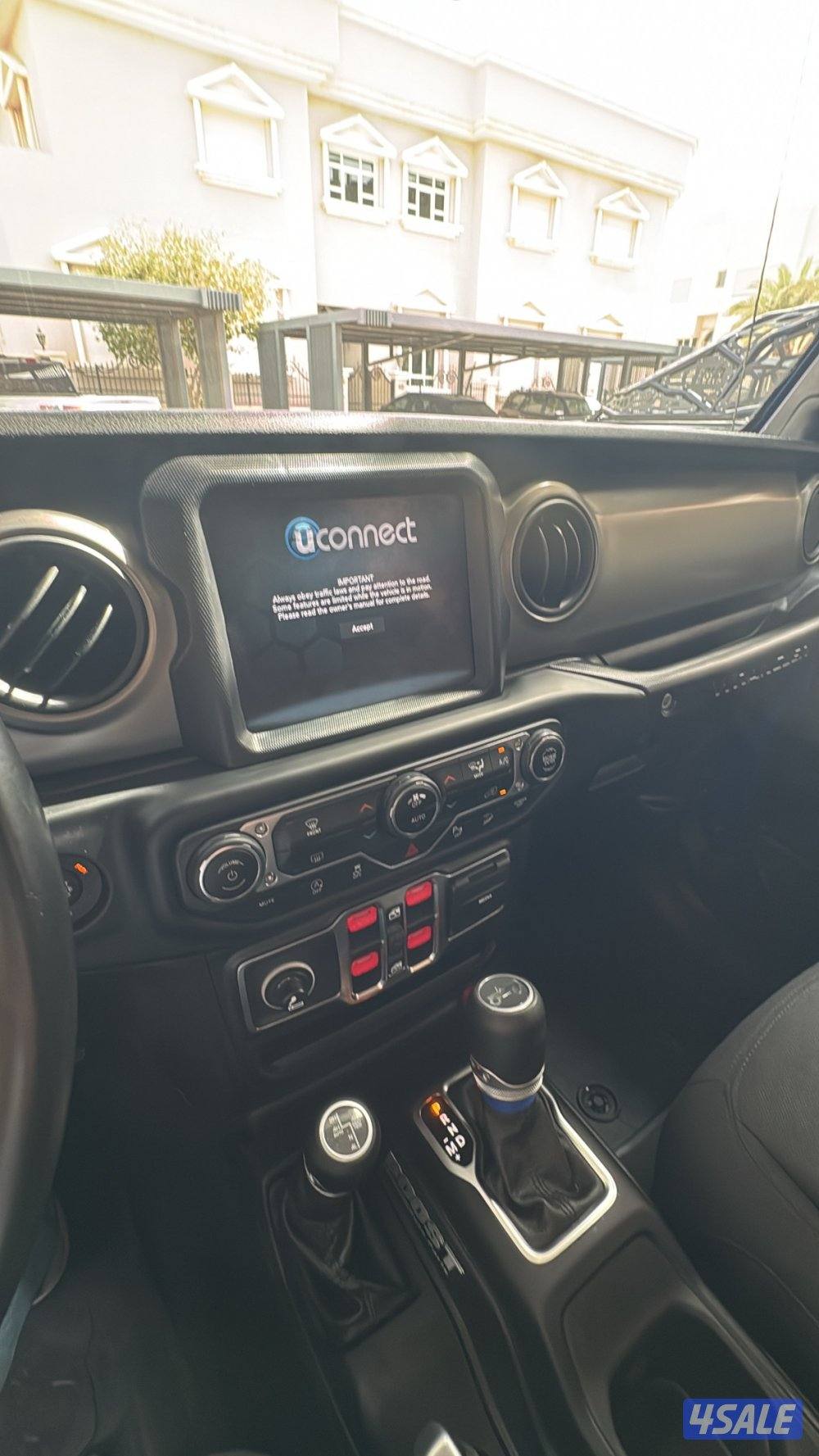 للبيع جيب رانقلر موديل ٢٠٢٠ كامله الموصفات بحاله الوكاله شرط الفحص12