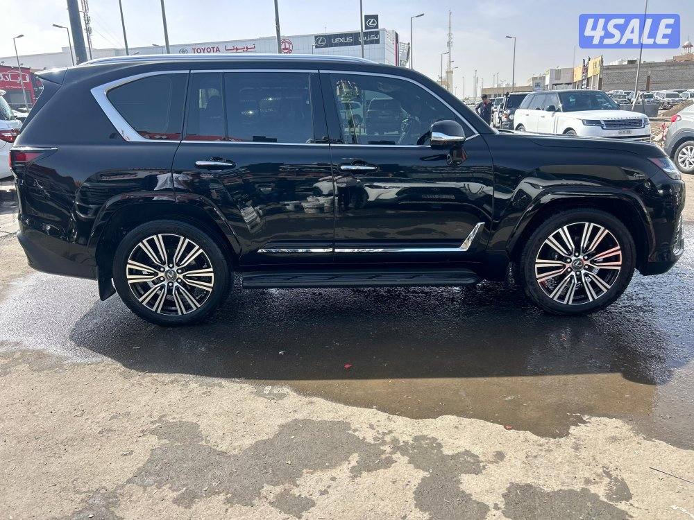 لكزس LX600 درجة اولى 
twinturbo .V6
موديل 2024
ماشي 34.000 k.m3