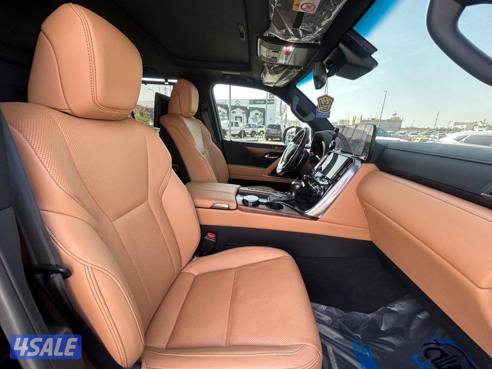 لكزس LX600 درجة اولى 
twinturbo .V6
موديل 2024
ماشي 34.000 k.m4