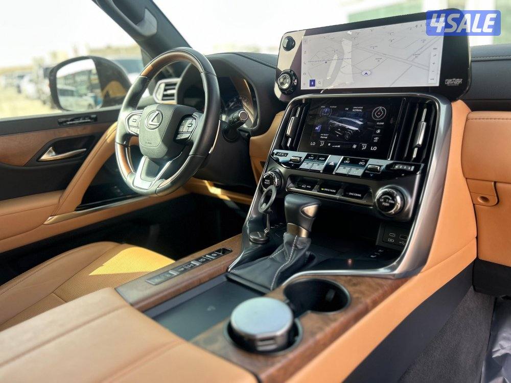 لكزس LX600 درجة اولى 
twinturbo .V6
موديل 2024
ماشي 34.000 k.m7