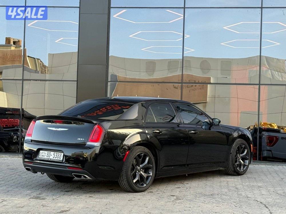 CHRYSLER 300 S _2023 عداد 39 الف فقط4