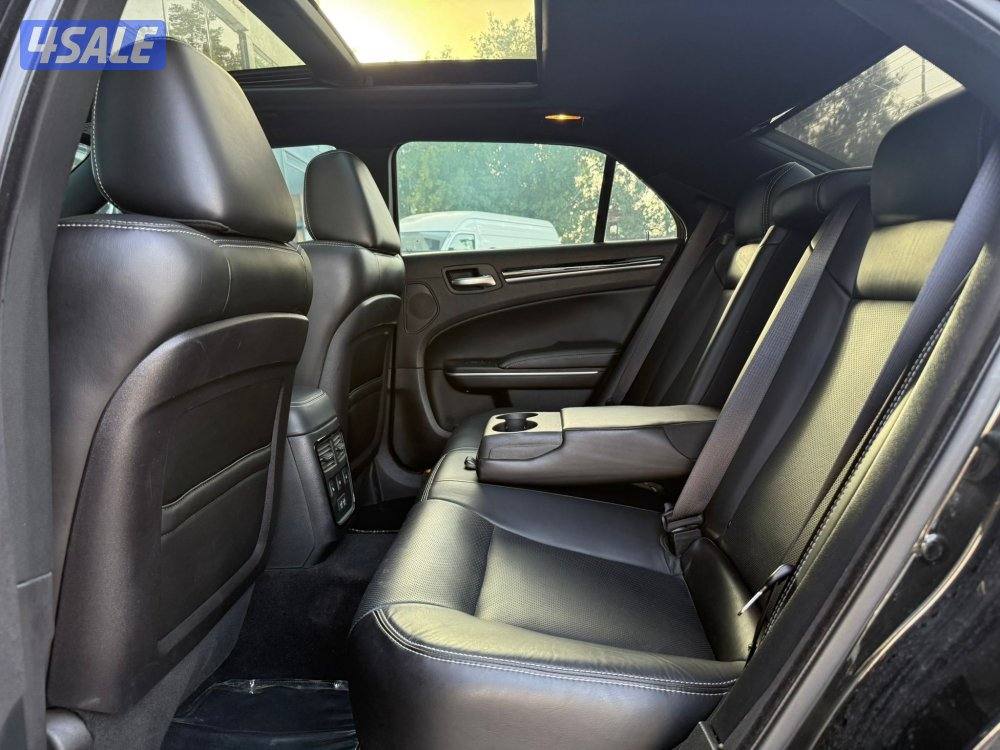 CHRYSLER 300 S _2023 عداد 39 الف فقط9