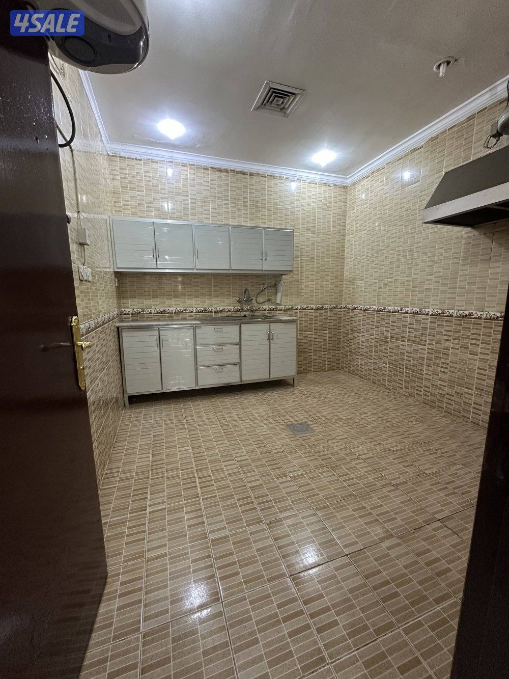 للايجار شقه بالعقيلة5