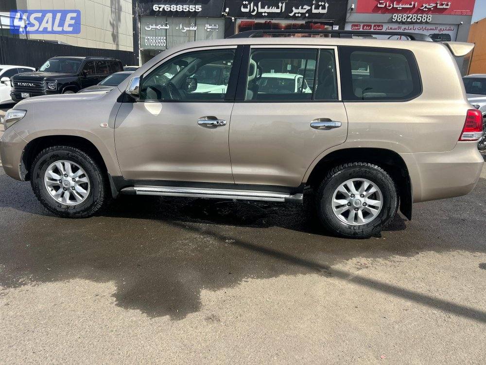 تويوتا لاند كروزر V8-GX.R 
موديل 2011
ماشى 118.000 k.m 
وارد الخليج .0