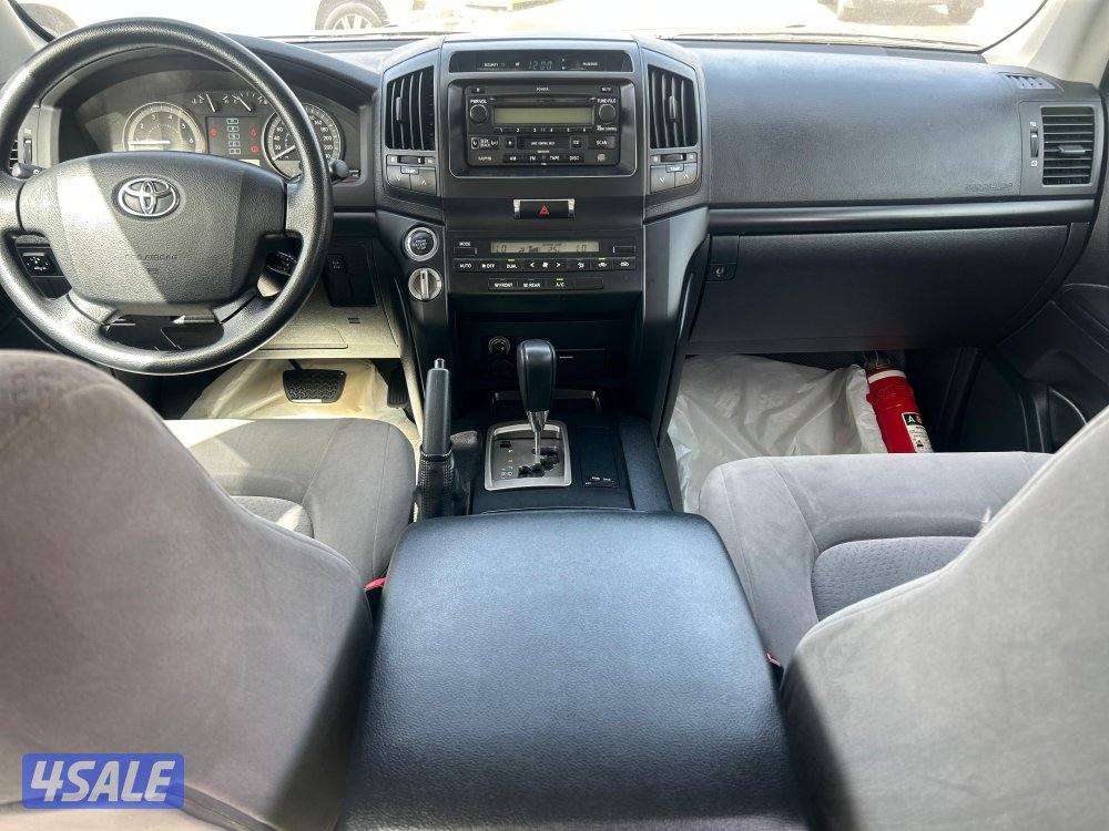 تويوتا لاند كروزر V8-GX.R 
موديل 2011
ماشى 118.000 k.m 
وارد الخليج .7