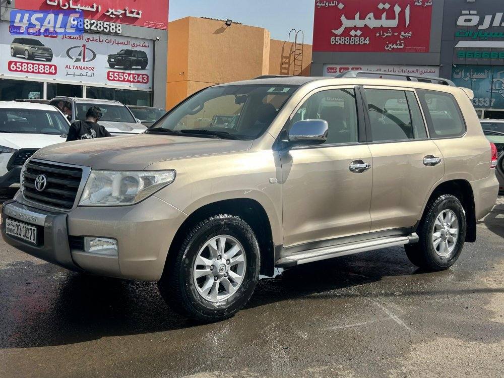 تويوتا لاند كروزر V8-GX.R 
موديل 2011
ماشى 118.000 k.m 
وارد الخليج .8