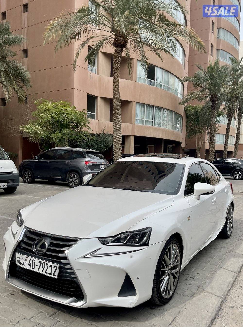 لهواة النوادر لكزس IS موديل 2017 عداد فقط 107 اعلى فئة كامل المواصفات0
