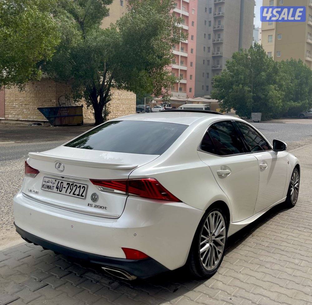 لهواة النوادر لكزس IS موديل 2017 عداد فقط 107 اعلى فئة كامل المواصفات3