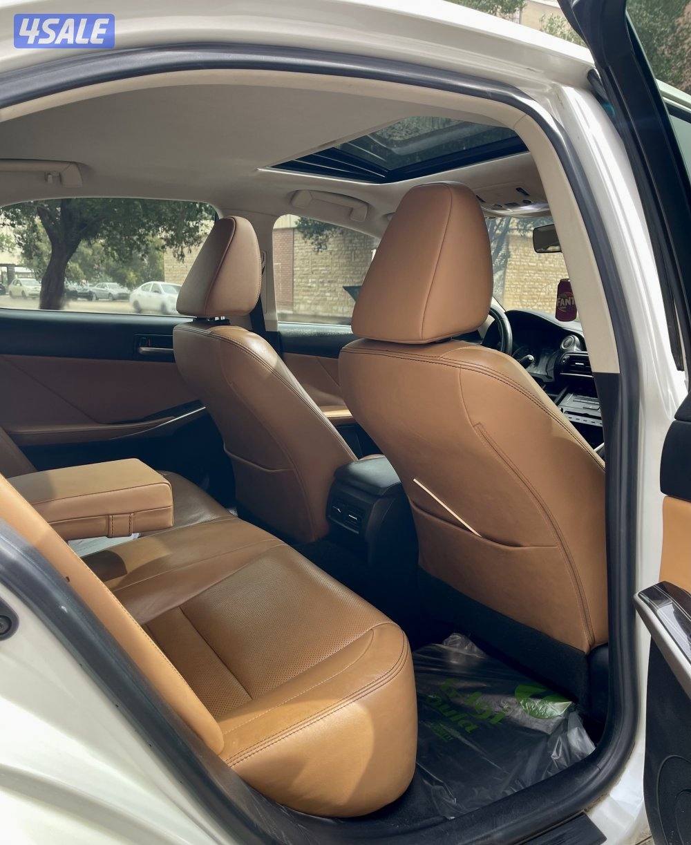 لهواة النوادر لكزس IS موديل 2017 عداد فقط 107 اعلى فئة كامل المواصفات8