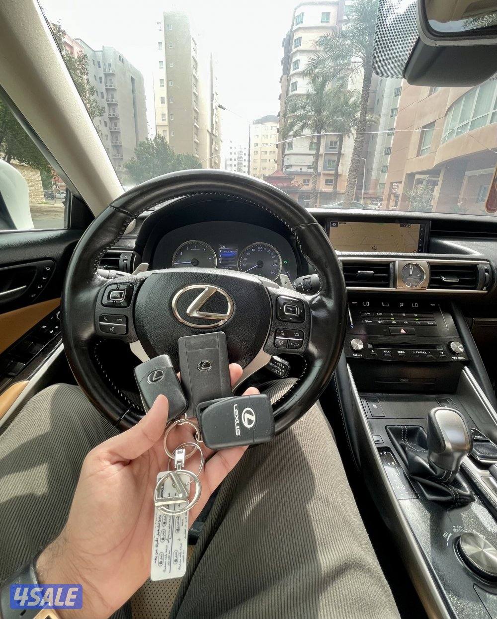 لهواة النوادر لكزس IS موديل 2017 عداد فقط 107 اعلى فئة كامل المواصفات12