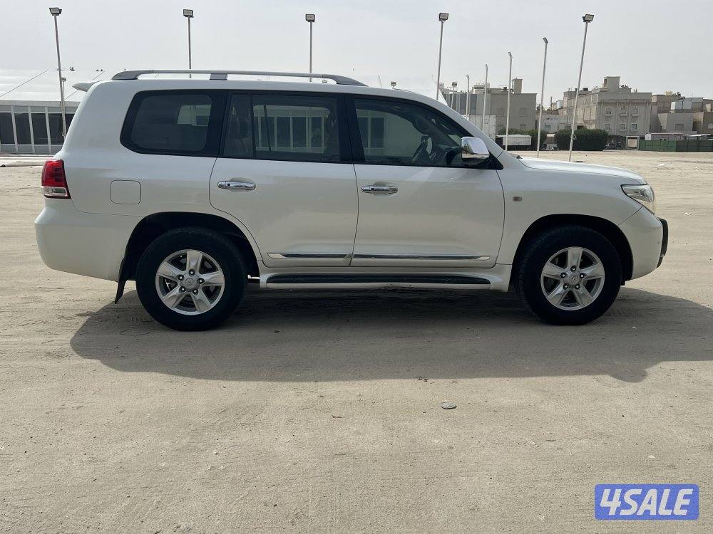 لاند كروزر VXR 20101