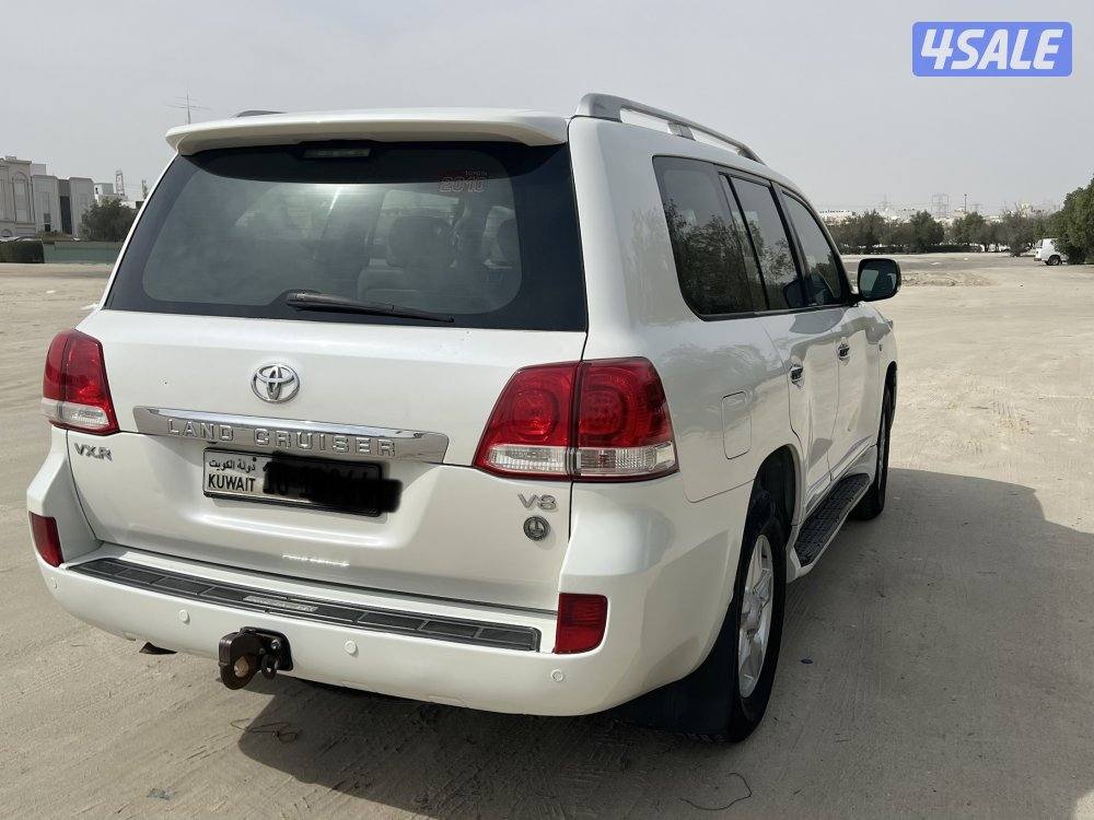 لاند كروزر VXR 20102