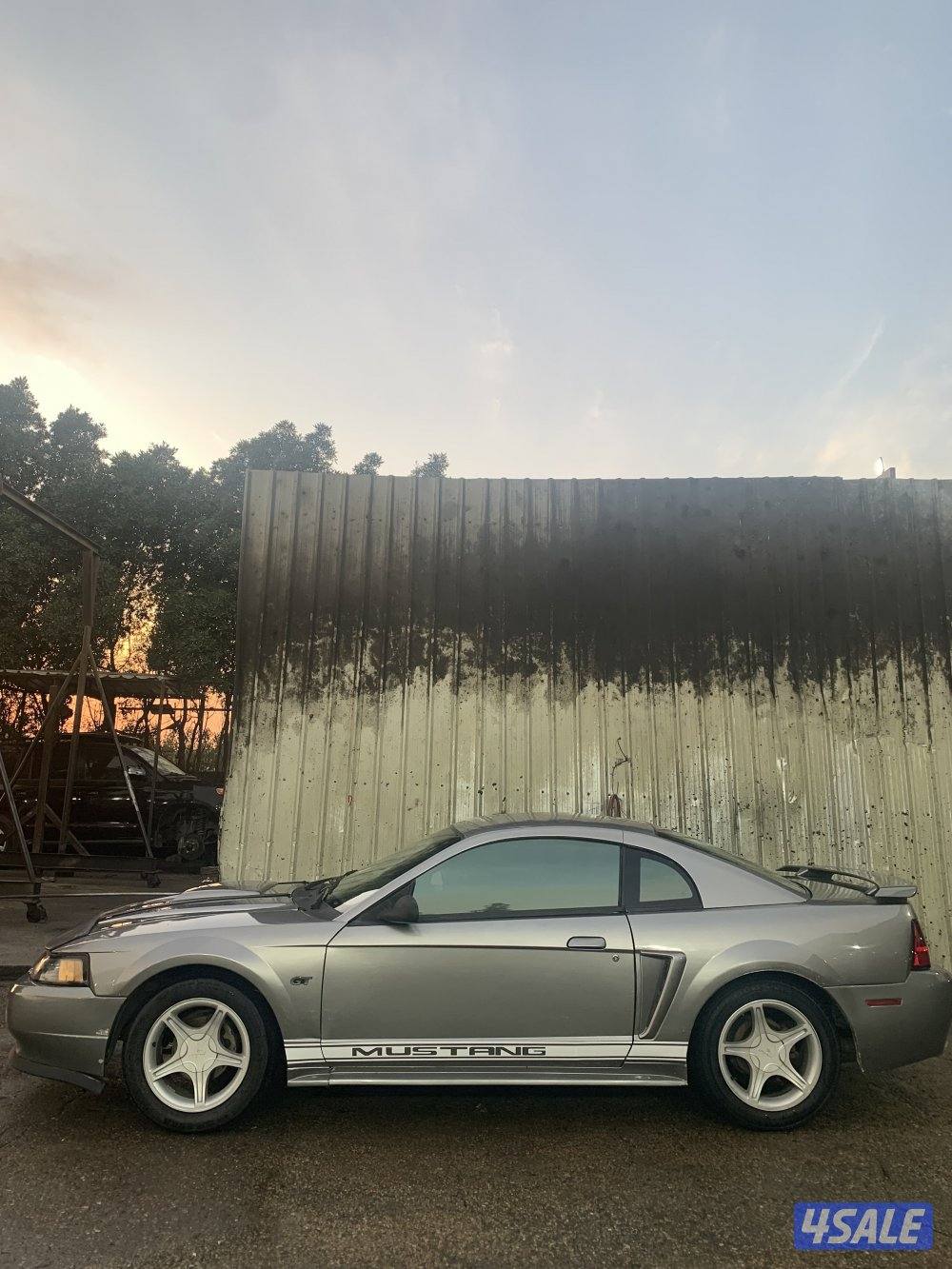 للبيع موستنق ٢٠٠٠2