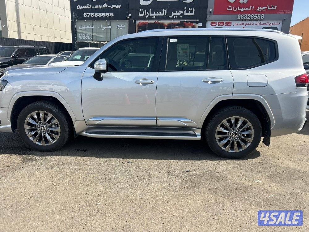 تويوتا لاند كروزر GX.R AEROs
 twin turbo.V6
موديل 2023
ماشى 60.000 k.m2