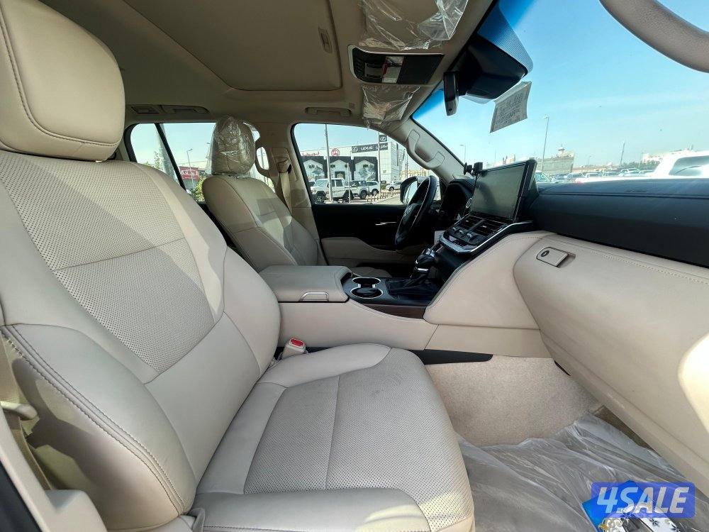 تويوتا لاند كروزر GX.R AEROs
 twin turbo.V6
موديل 2023
ماشى 60.000 k.m5