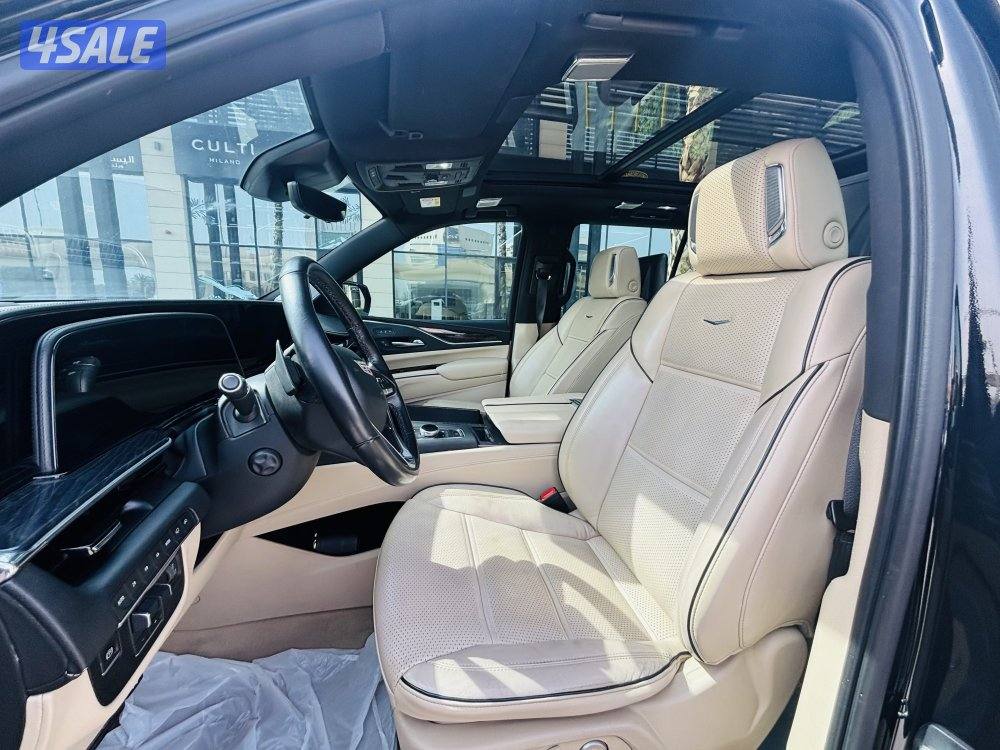 Cadillac Escalade 2021 V85