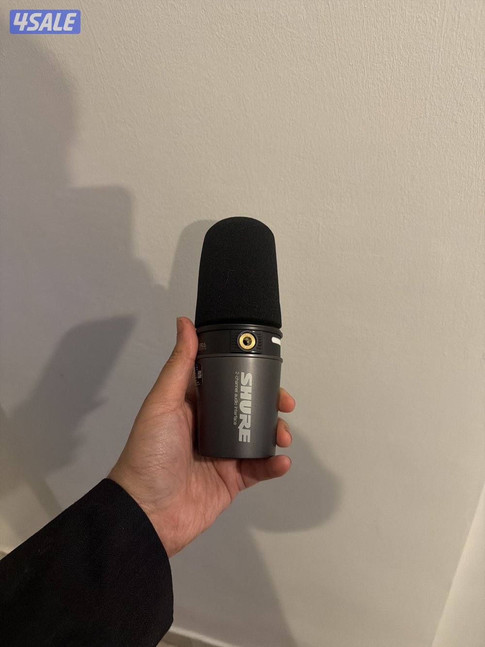 للبيع مايك shure mv7i استعمال يوم واحد ببيعه بنص السعر سعر الجديد 1202