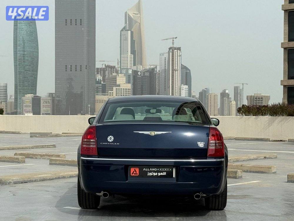 كرايسلرHEMI c300 موديل2005 عداد11الف وارد الملا بحاله نادره جداً4