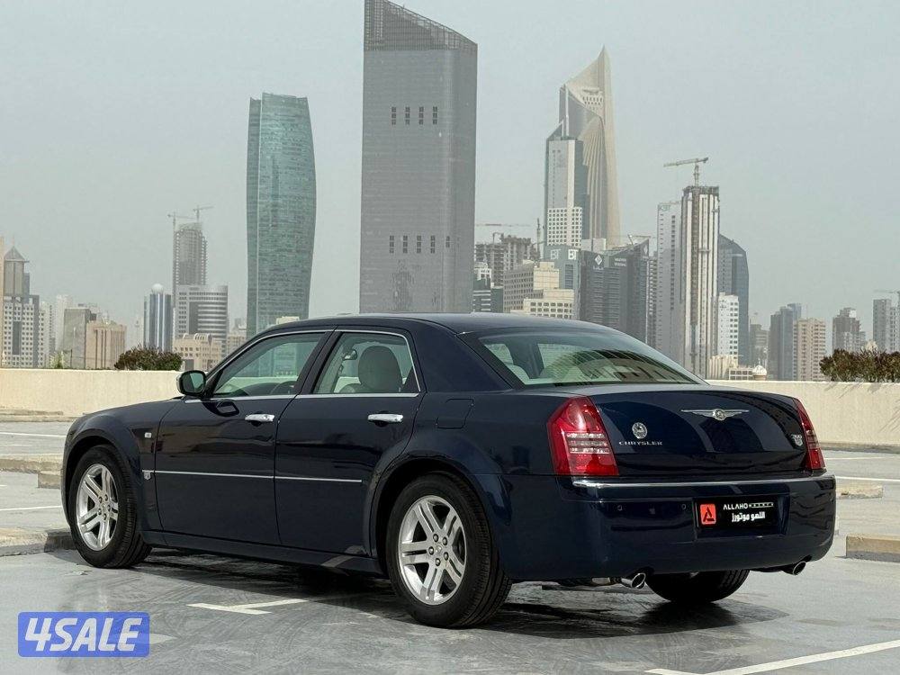 كرايسلرHEMI c300 موديل2005 عداد11الف وارد الملا بحاله نادره جداً3