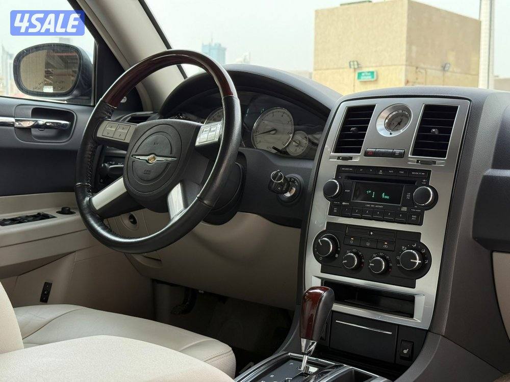 كرايسلرHEMI c300 موديل2005 عداد11الف وارد الملا بحاله نادره جداً7