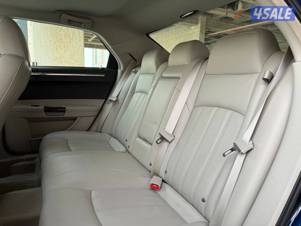 كرايسلرHEMI c300 موديل2005 عداد11الف وارد الملا بحاله نادره جداً10