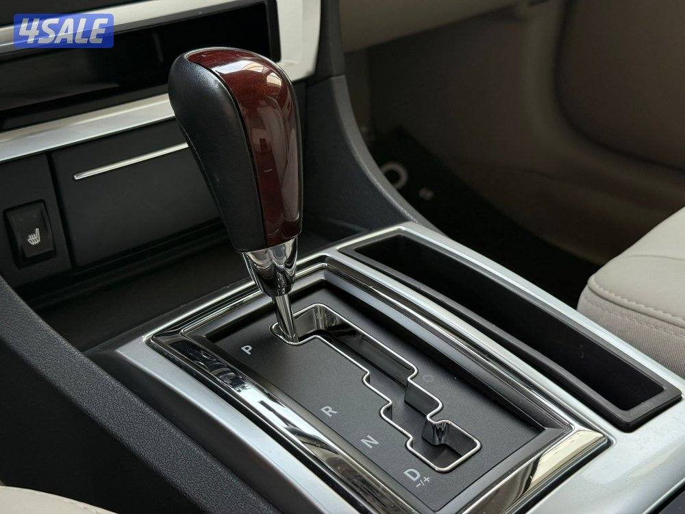 كرايسلرHEMI c300 موديل2005 عداد11الف وارد الملا بحاله نادره جداً11