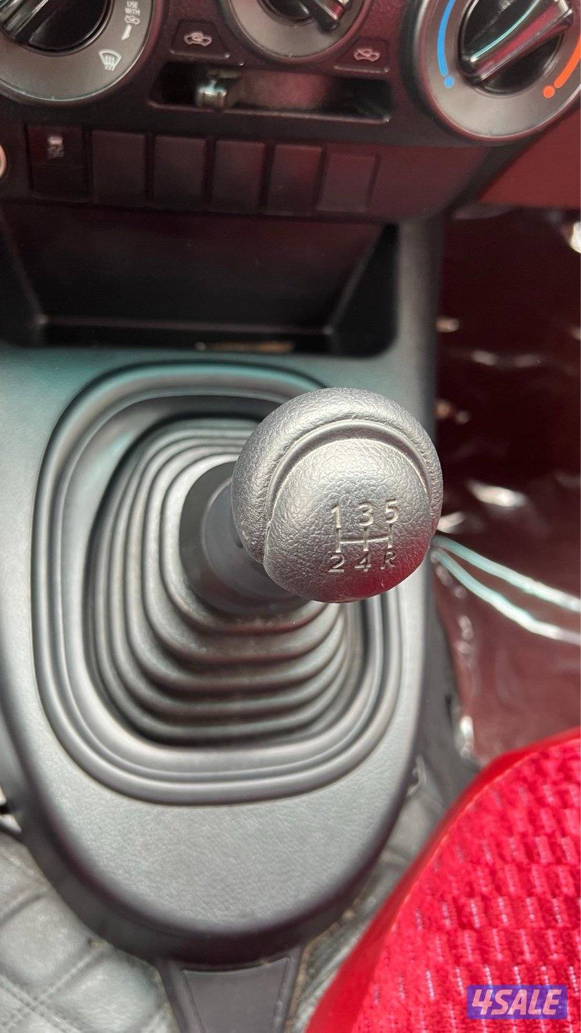 وانيت تويوتا هايلكس 2025 جير عادي بحالة الوكاله شرط الفحص وكاله الساير11