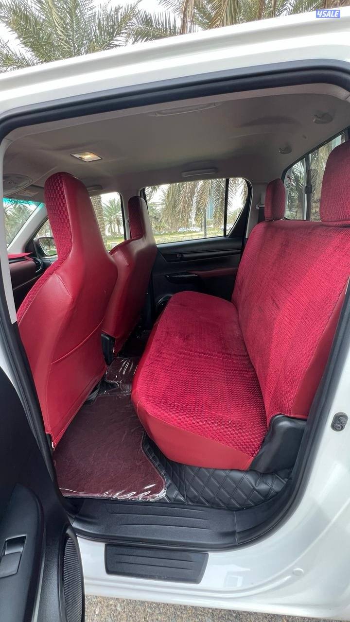 وانيت تويوتا هايلكس 2025 جير عادي بحالة الوكاله شرط الفحص وكاله الساير12