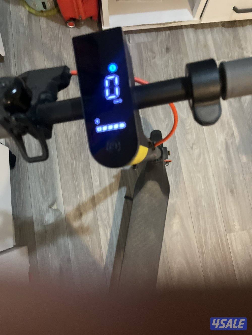 مستعمل 11 شهر مافي ولاشي يمشي 25 xiaomi Electric scooter 4 lite0