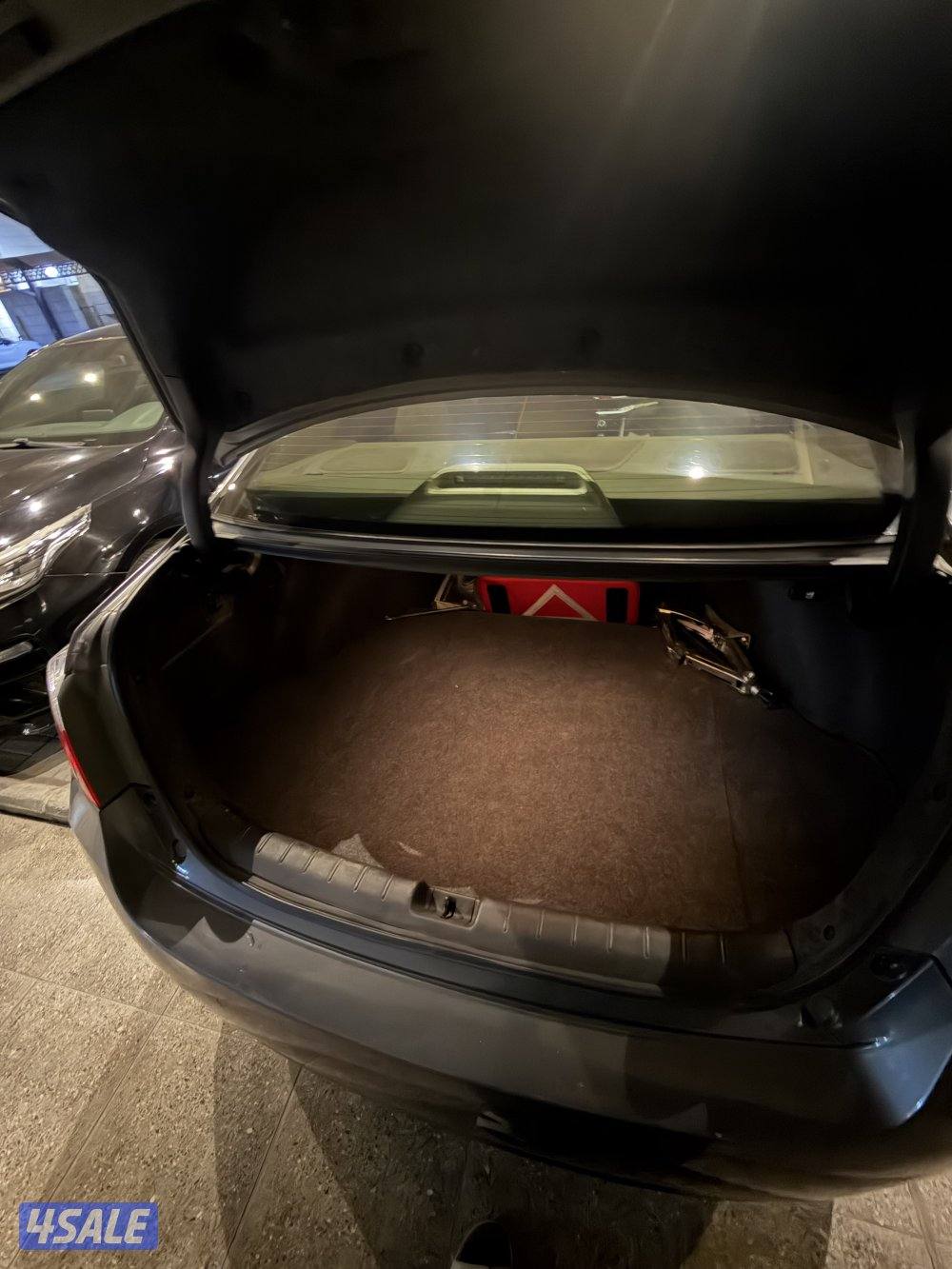 شرط الفحص قير ومكينه وشاصي كله جيد  البدي في قطعتين او ثلاث0