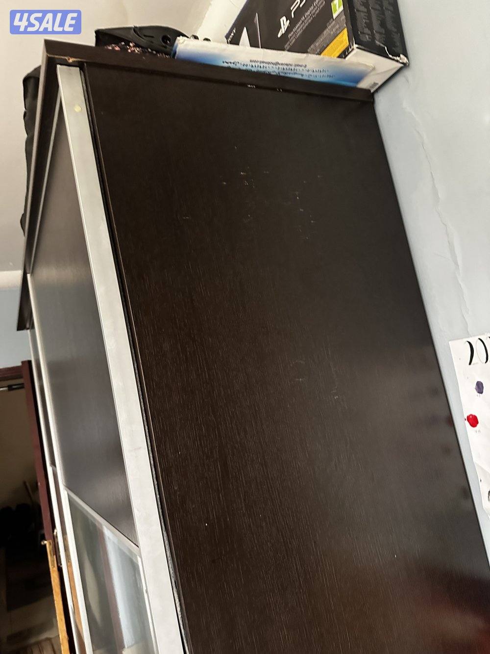 ****بيعة سريعة ***دولاب ايكيا اسود جرار مع زجاج 220*2001