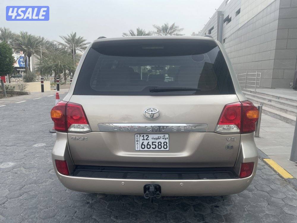 تويوتا لاندكروزر4