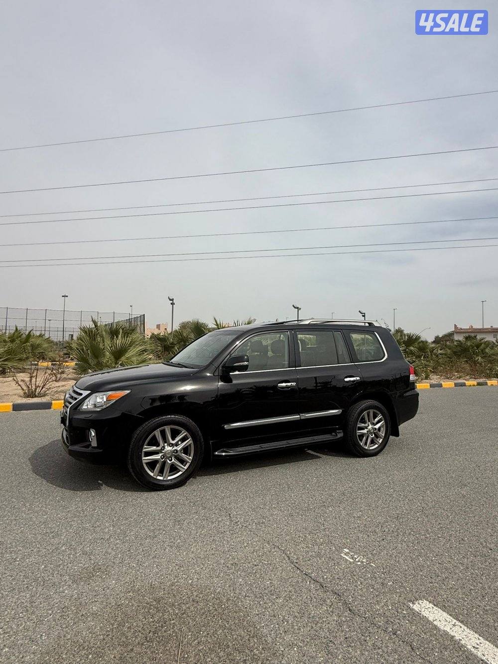 لكزس LX570 الساير 2015 بحاله الوكاله عداد 135 الف2