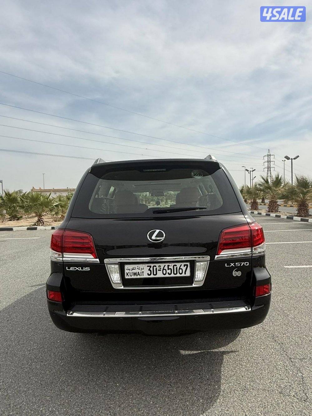 لكزس LX570 الساير 2015 بحاله الوكاله عداد 135 الف9